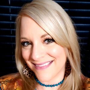 Meet your Posher, Hillary